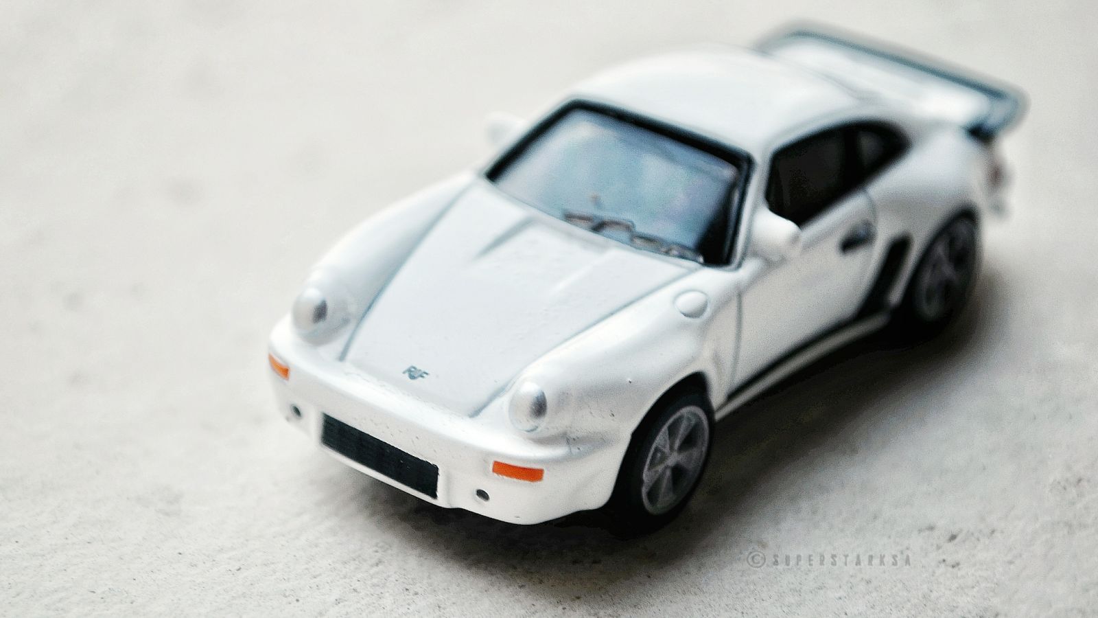 Illustration for article titled Rennsport Reunion: 1:72 UCC Coffee Special RUF 930 Turbo em/em