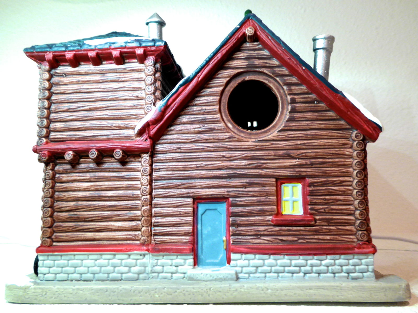 Illustration for article titled Christmas Village 17: Big Pine Gas Station