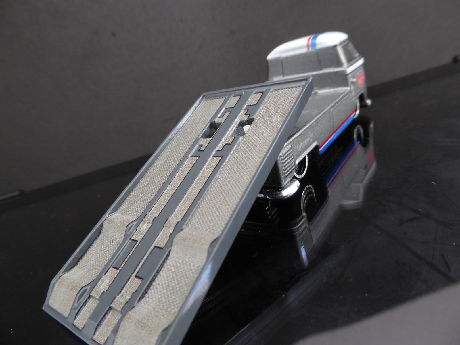 Illustration for article titled Hot Sixty 4th: Car Culture does Auto Haulin