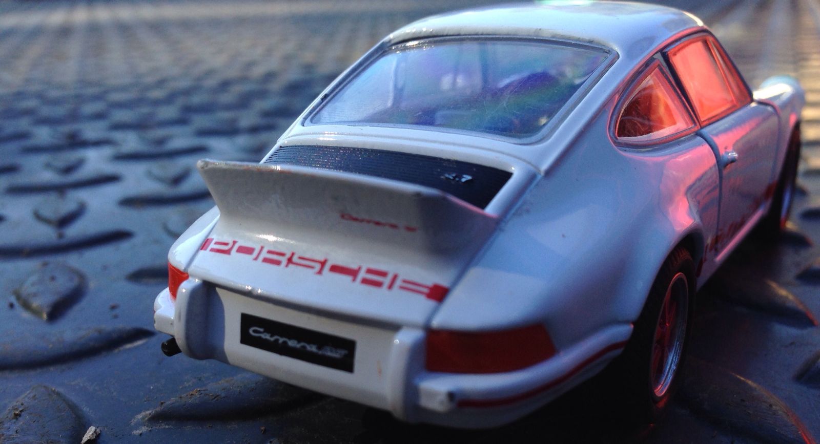Illustration for article titled PORSCHE 911 Carrera RS