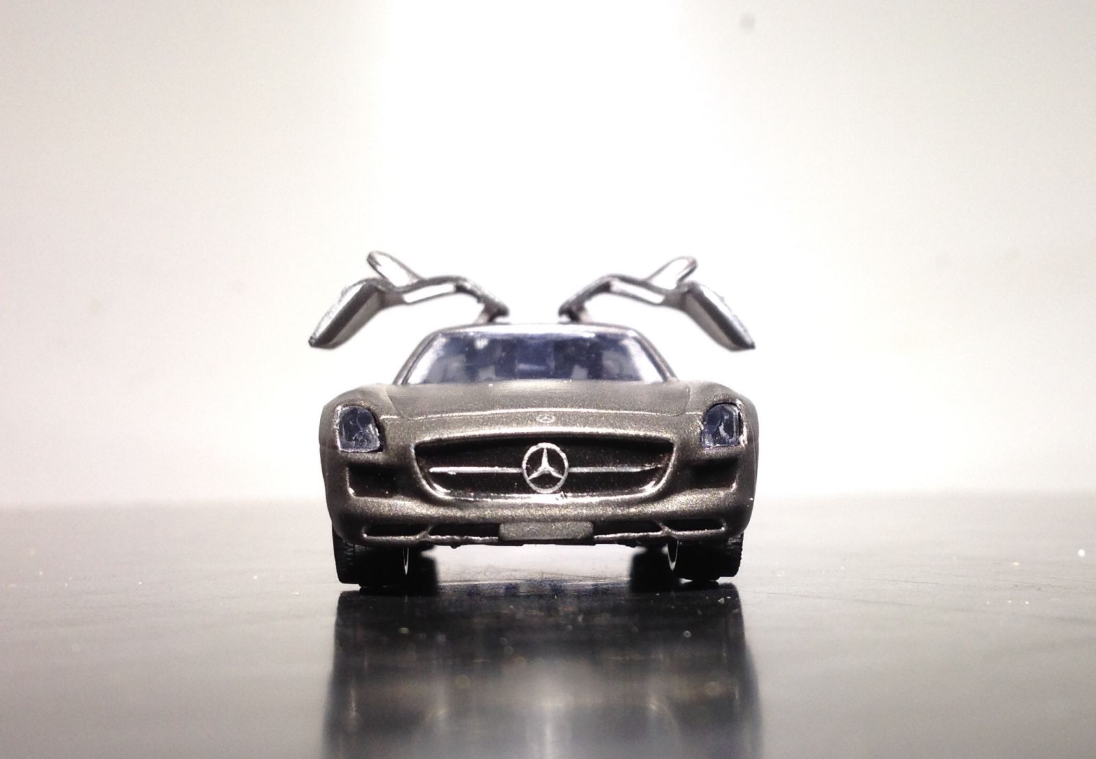 Illustration for article titled Teutonic Tuesday: Mercedes Benz SLS