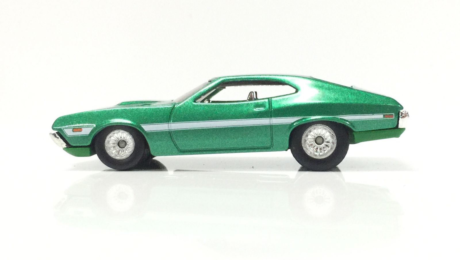 Illustration for article titled Quick Wheel swap: 72 Grand Torino Sport
