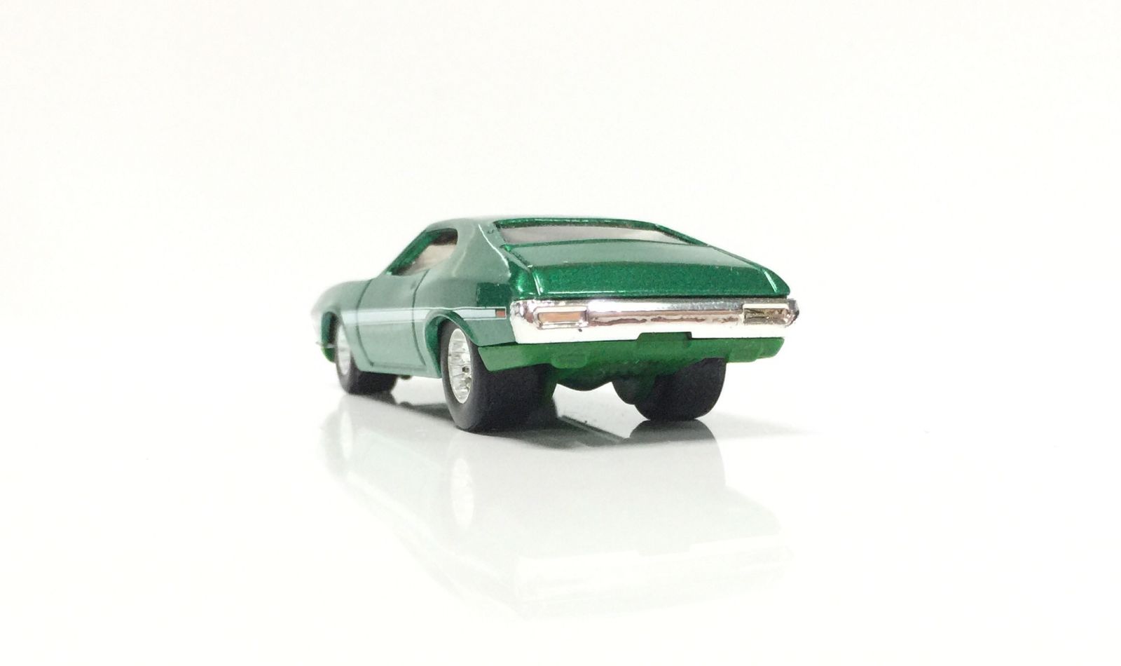 Illustration for article titled Quick Wheel swap: 72 Grand Torino Sport