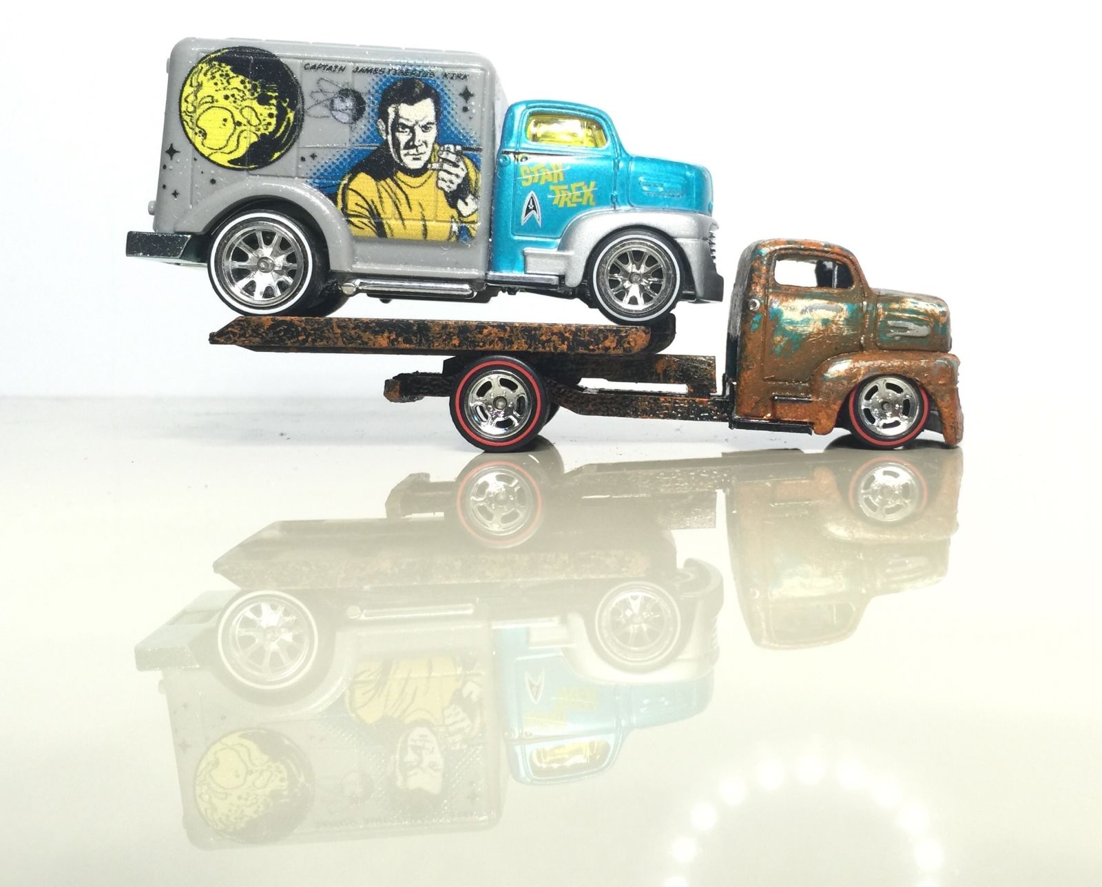 Illustration for article titled [Custom] 49 Ford COE Vehicle Hauler