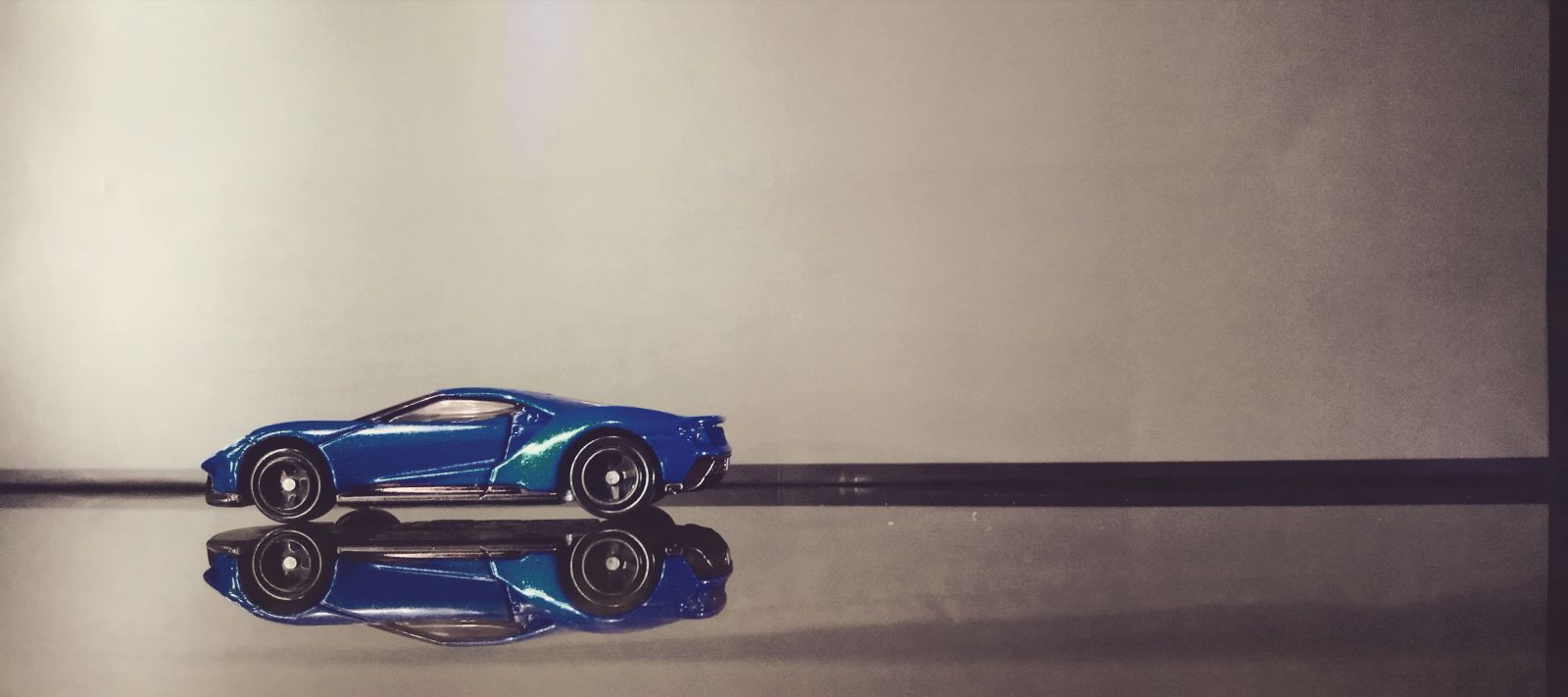 Illustration for article titled Measure of A Supercar | Tomica 2017 Ford GT | Inspection Roomem/em