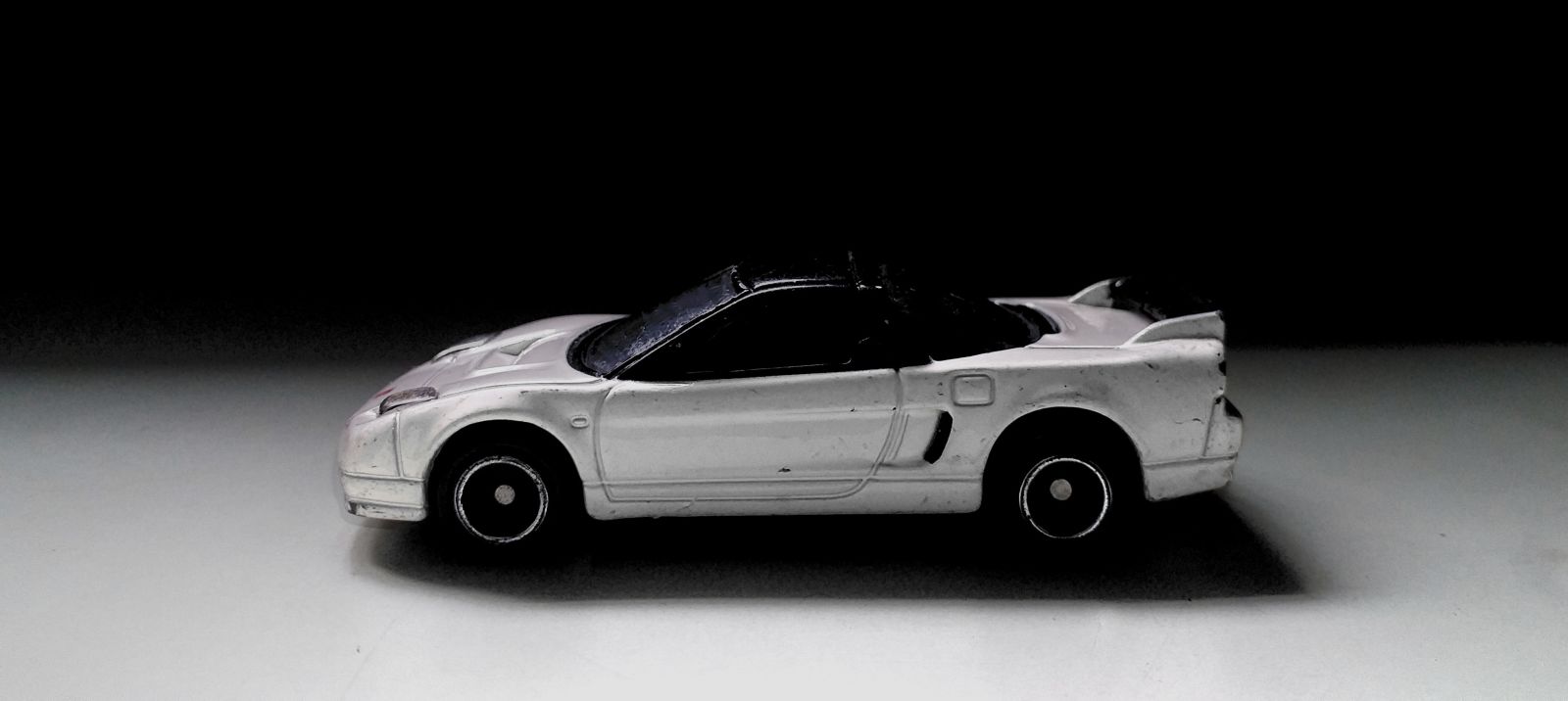 Illustration for article titled Once Upon a Time in Kagoshima | Tomica 2002 Honda NSX-R | Studio Diecast