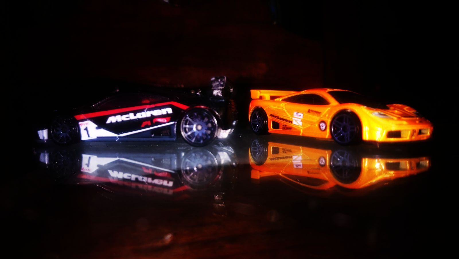 Illustration for article titled Kingship | Hot Wheels McLaren F1 GTR | Studio Diecast
