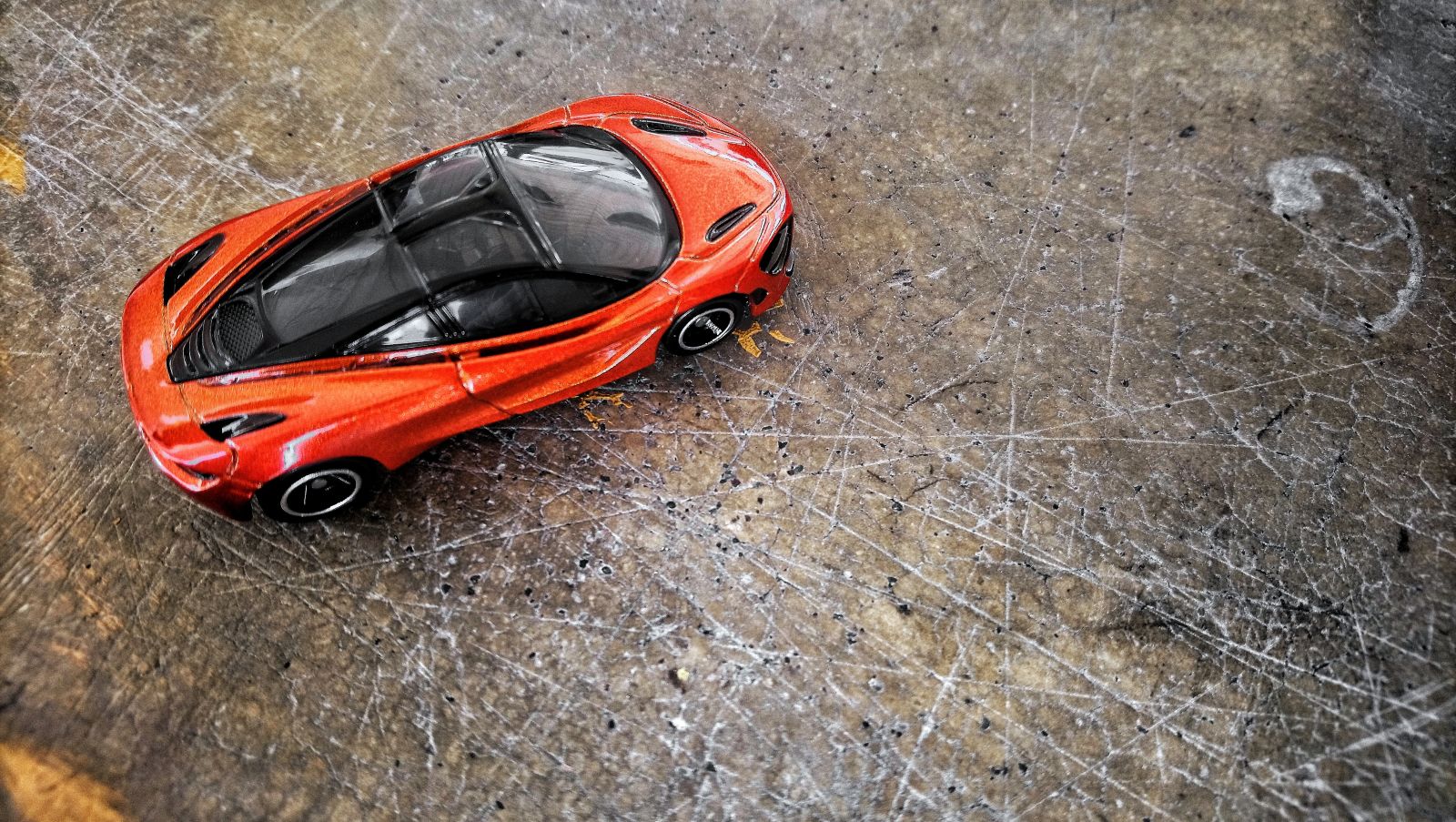 Illustration for article titled Reason to Rise | Tomica vs Hot Wheels | McLaren 720S | Inspection Room