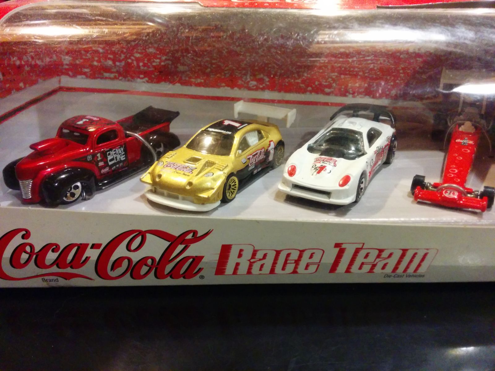 Illustration for article titled Back in the late 90s there was this Coke racing set.
