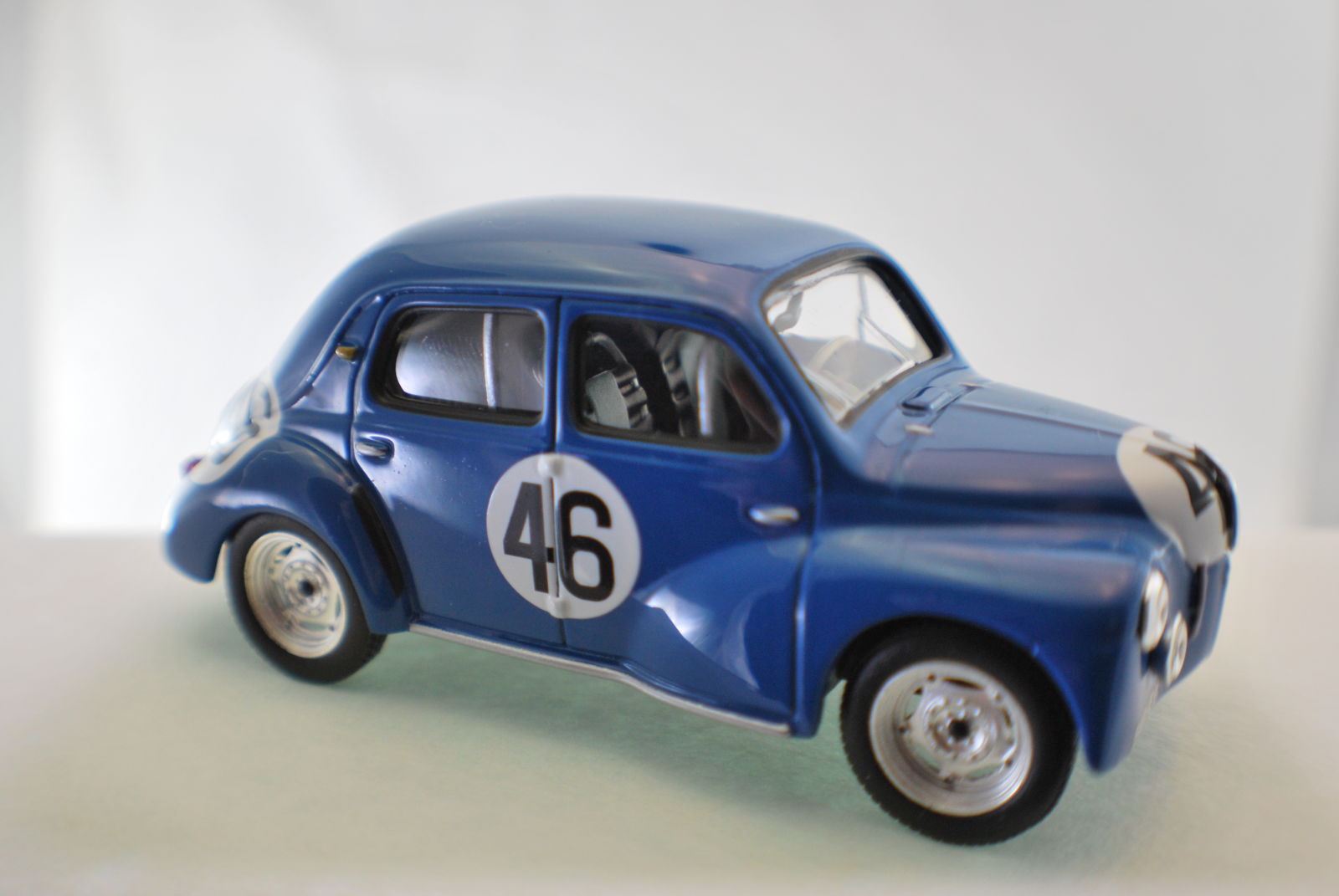 Illustration for article titled French Friday: RENAULT 4CV 1950 Le Mans class winner