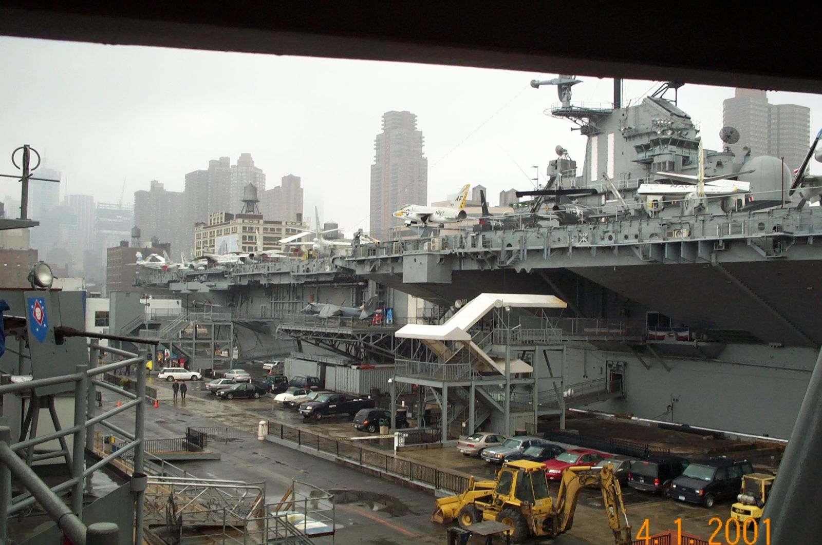 Illustration for article titled USS Intrepid, NYC - 4/1/2001