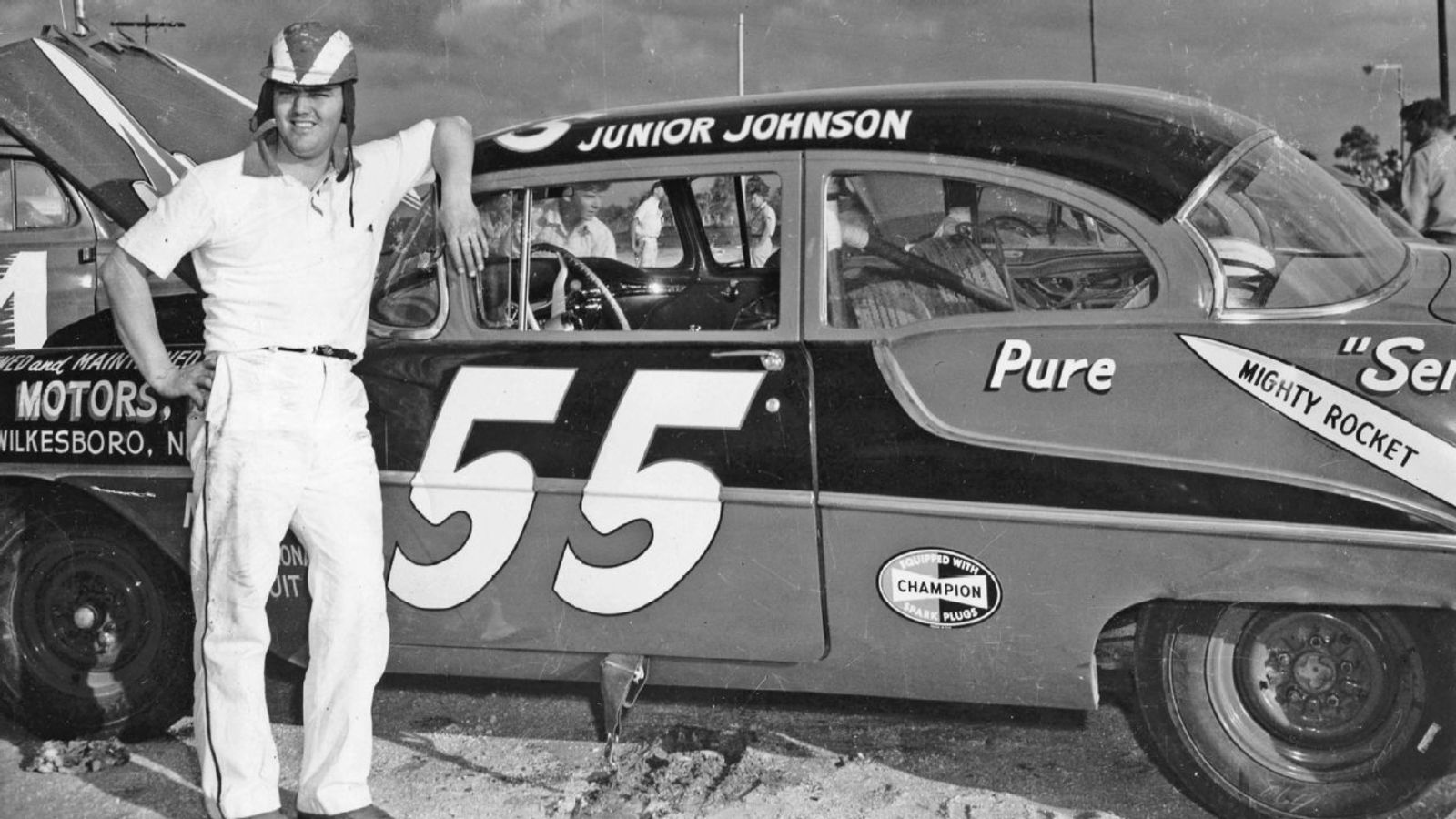 Illustration for article titled Never Caught me A Haulin NASCAR and Moonshine Legend Junior Johnson has died at 88