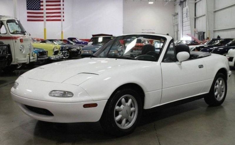 You’ll never see (an original) white this clean in the wild, which is a shame as the above Miata is almost palatable. 
