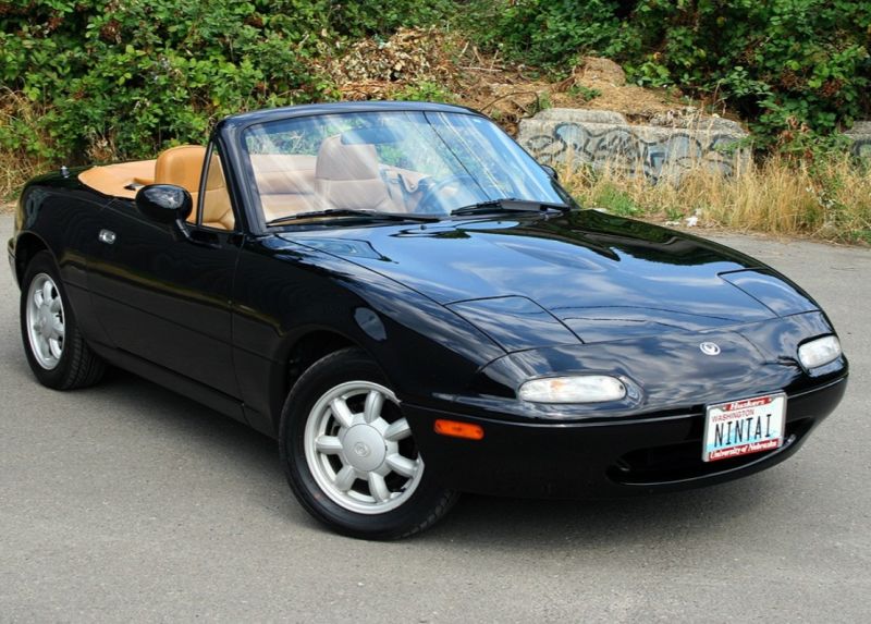 Simple, understated and classy. One of the better paint choices if you desire a tan interior Miata. 