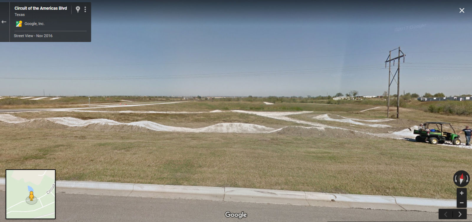 Illustration for article titled Whats the deal with this mini off road track outside COTA?