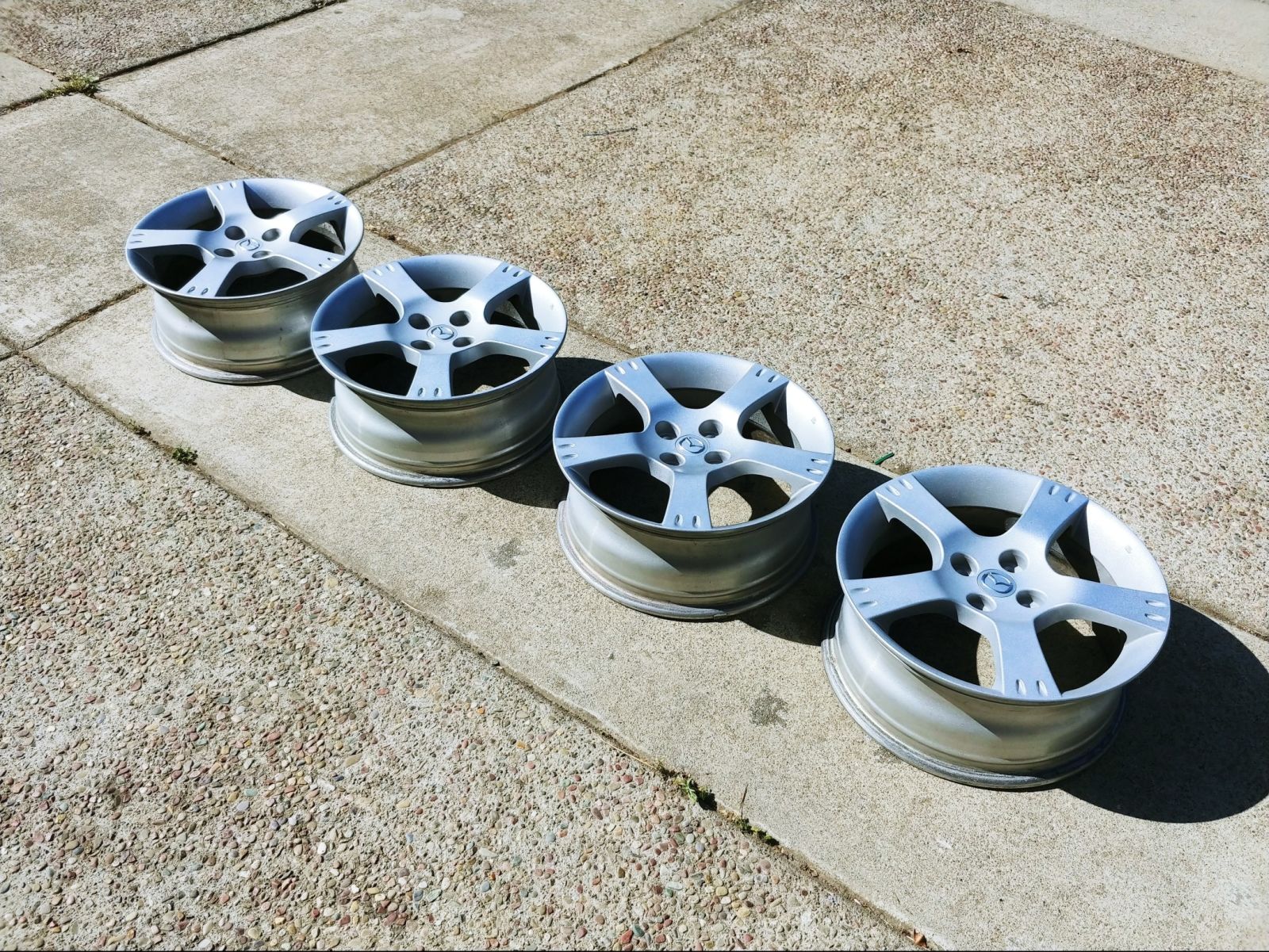 The finished wheels, painted and color sanded!