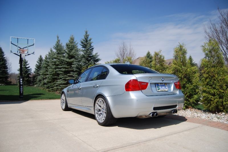 Illustration for article titled Oh look, a reasonably priced 6MT LCI E90 M3 with good miles