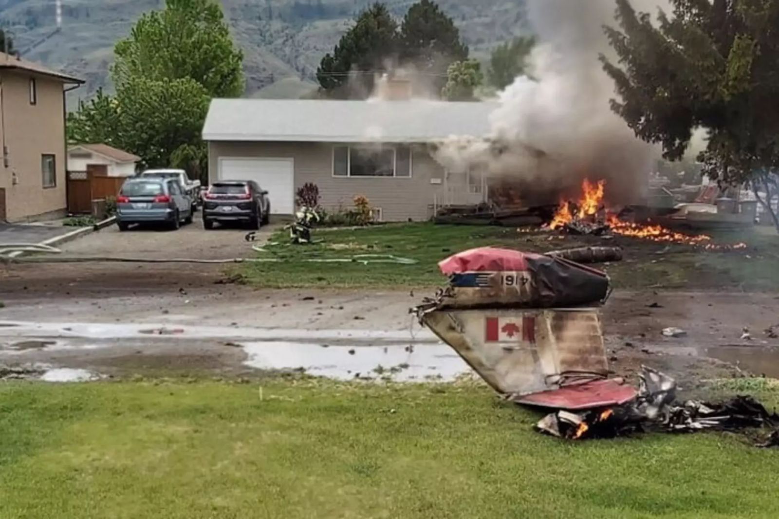 Illustration for article titled Snowbird Plane Crashes into House in Kamloops - Update: One Fatality Confirmed
