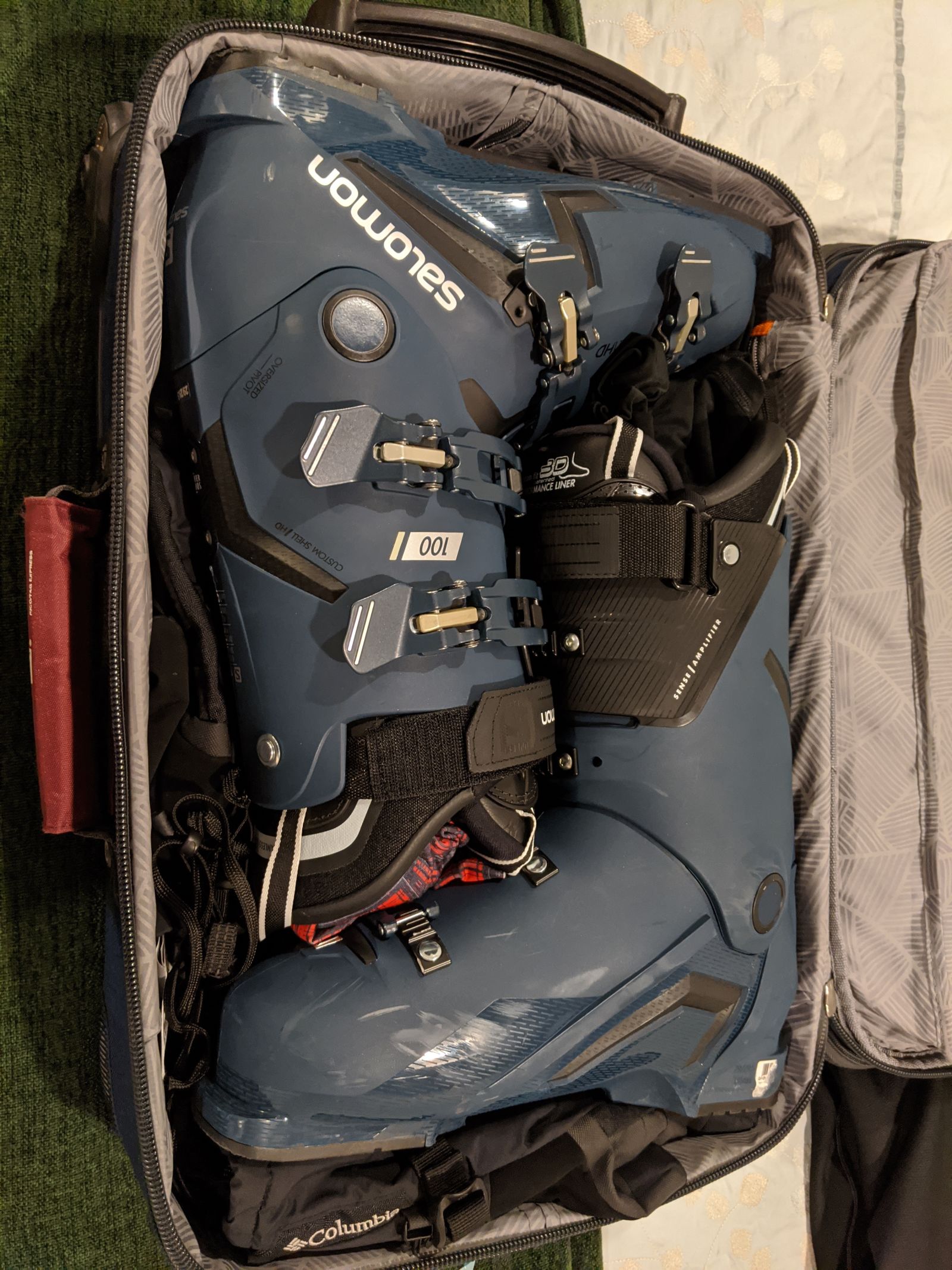 Illustration for article titled Packing for a ski weekend (update: no problem)