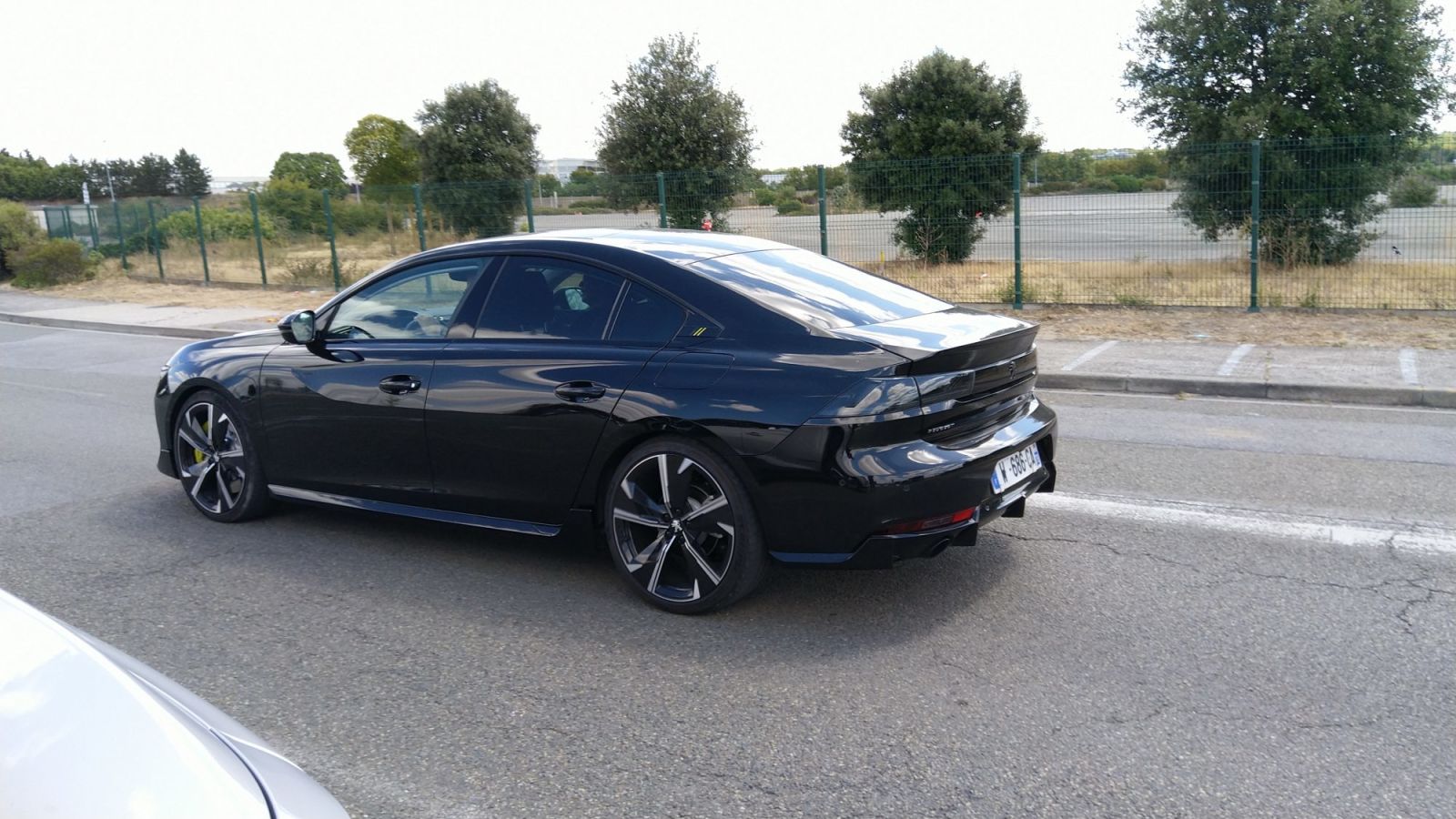 Illustration for article titled Pre-production Peugeot 508 PSE (Peugeot Sport Engineered) spotted