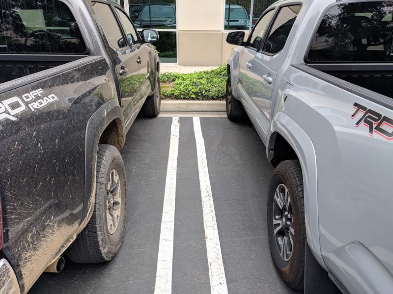 Left: What your Tacoma SHOULD look like. Right: Stop waxing and go find a fire road FFS