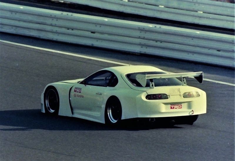 Illustration for article titled 1997 Supra JGTC GT500 testing at Suzuka.