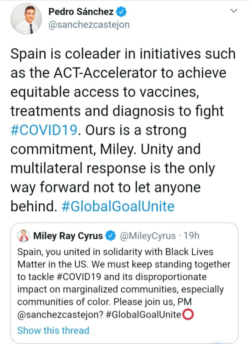 Illustration for article titled Were living in a world where the Prime Ministers of Spain and Italy are retweeting to Hannah Montana, everybody!