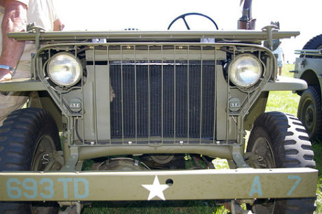 The earliest Willys MB/Ford GPW production vehicles used the same flat slats.
