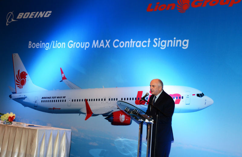 United States Ambassador to Indonesia Joseph R. Donovan Jr. speaks on partnership between Boeing and Lion Air on 10 April 2018.