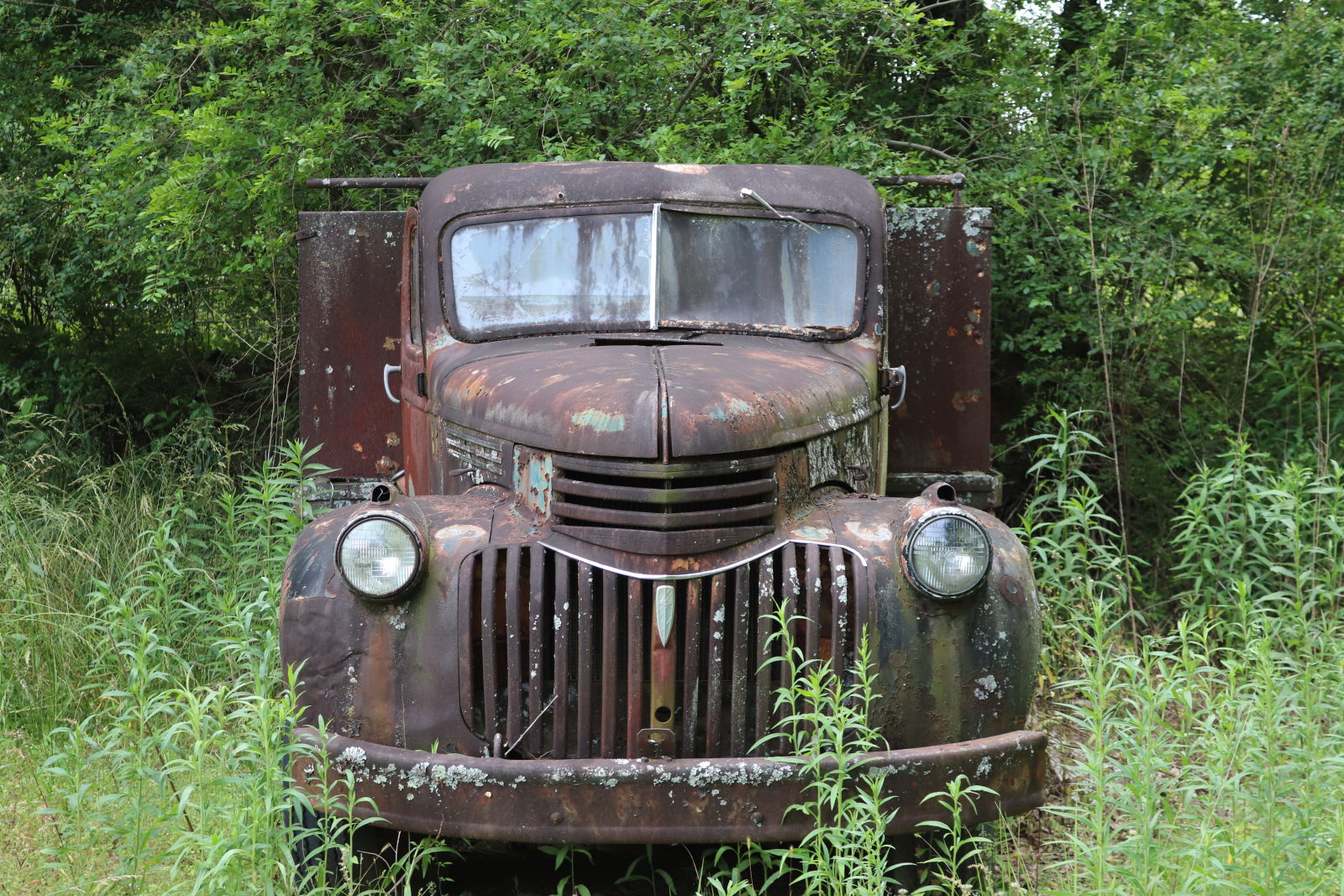 Pre-war Chevy flatbed found somewhere in Alabama on a highway running parallel to I59