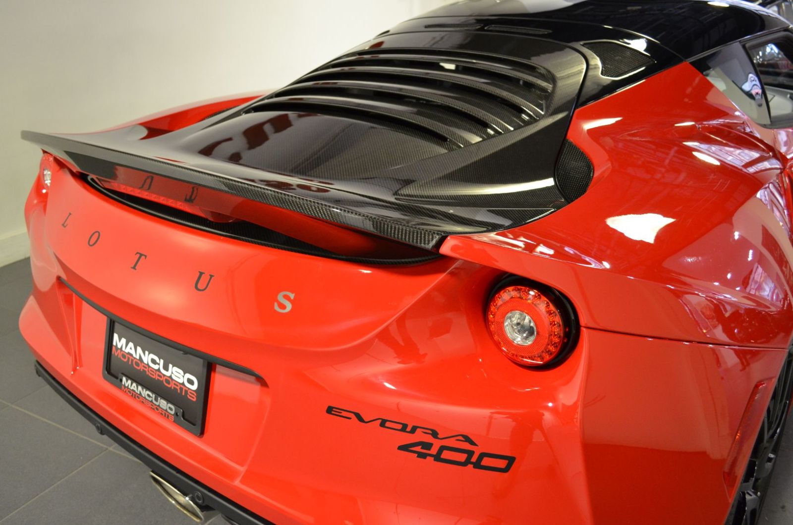 Illustration for article titled Carbon Fiber Louvers on the new Evora