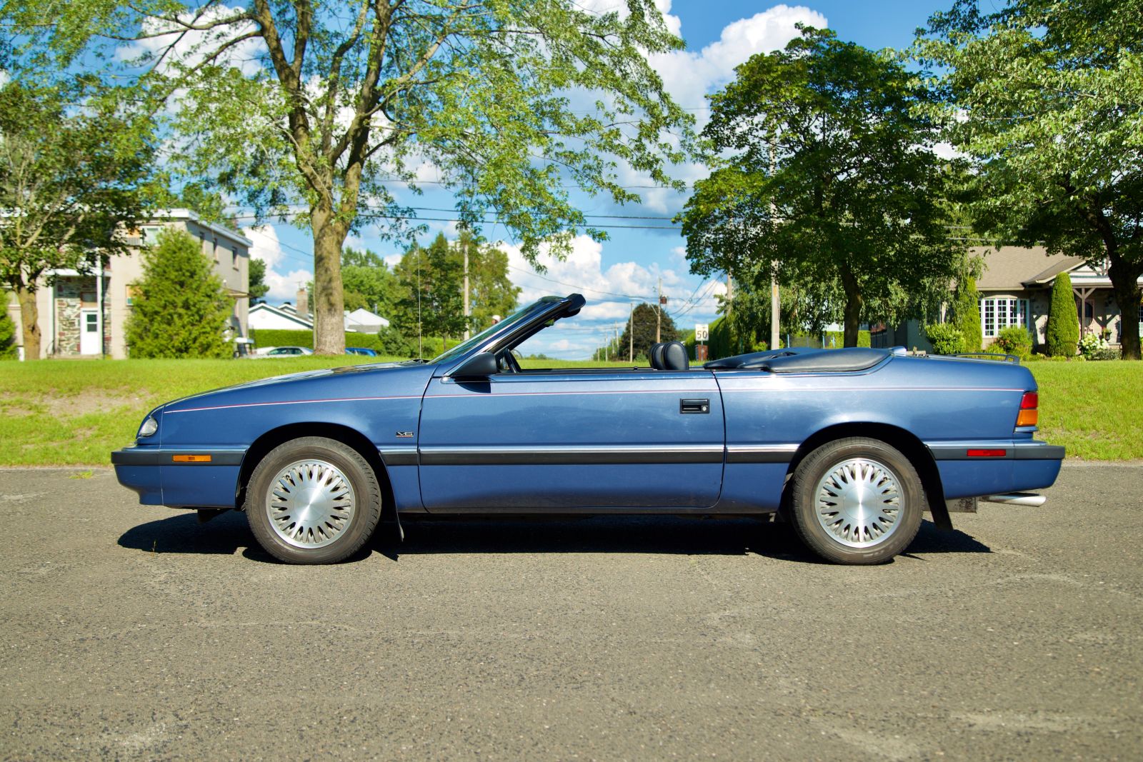 Illustration for article titled I Drove an Insanely Mint 93 LeBaron Convertible