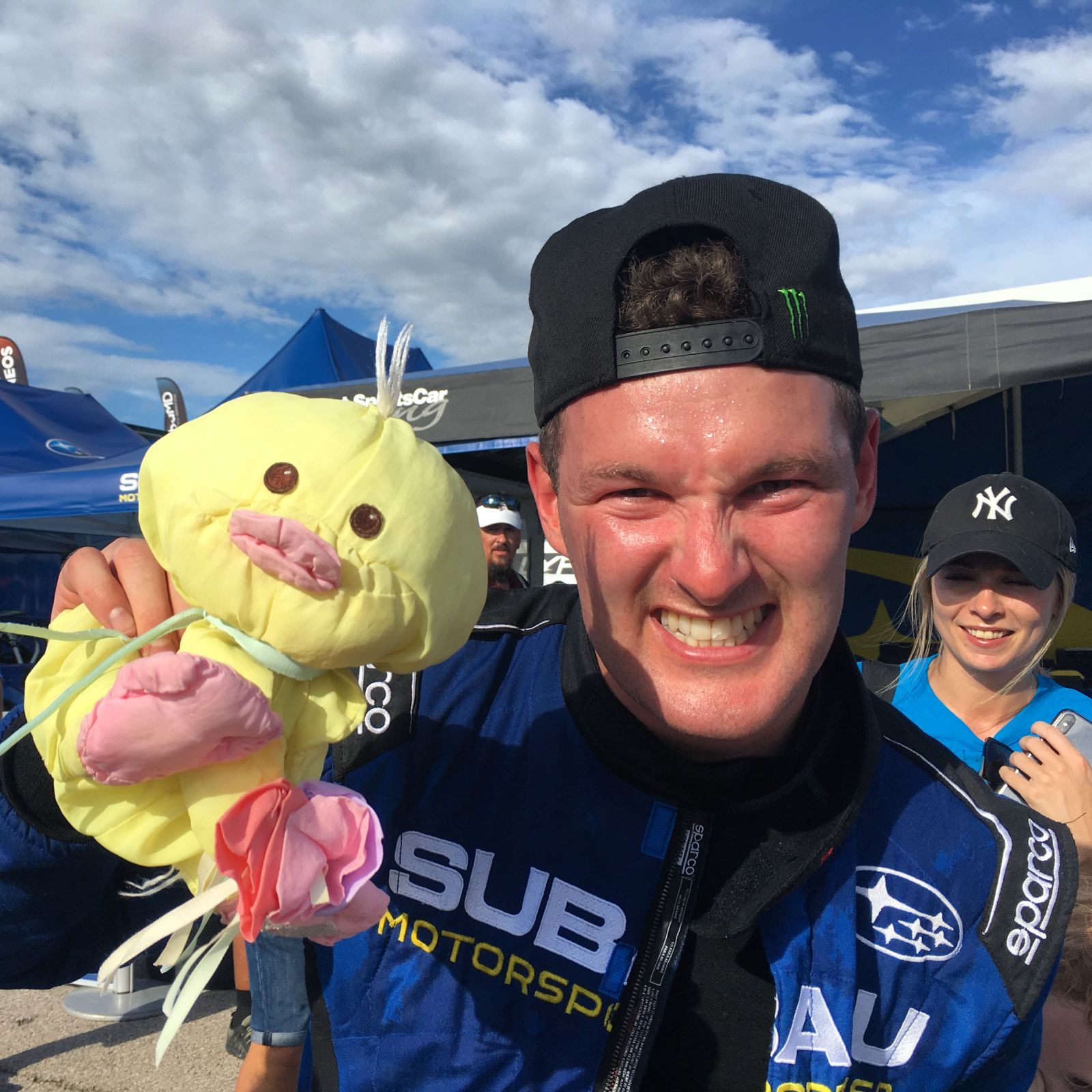 Andreas Bakkerud (right) and Rally Chicken (left).