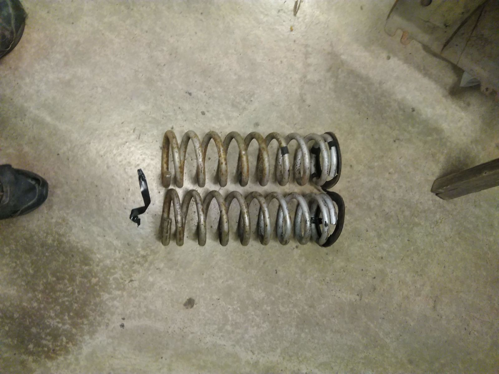 Original springs were in good condition, so they would be re-used but cut off 2.5 turns