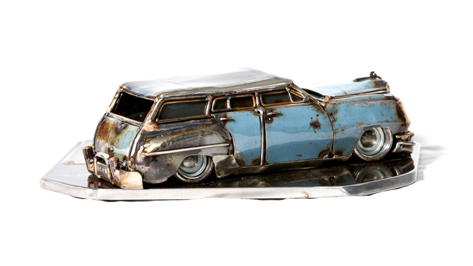Illustration for article titled 1950 GMC COE sculpture...