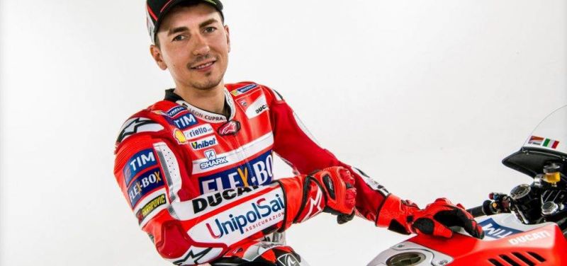 Illustration for article titled Oh holy fuck Jorge Lorenzo just signed with Honda