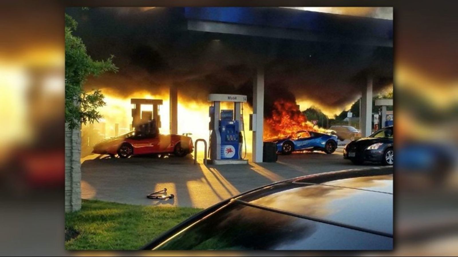 Illustration for article titled Lambo burns at gas pump because van drove off with filler nozzle attached  sprayed gas.