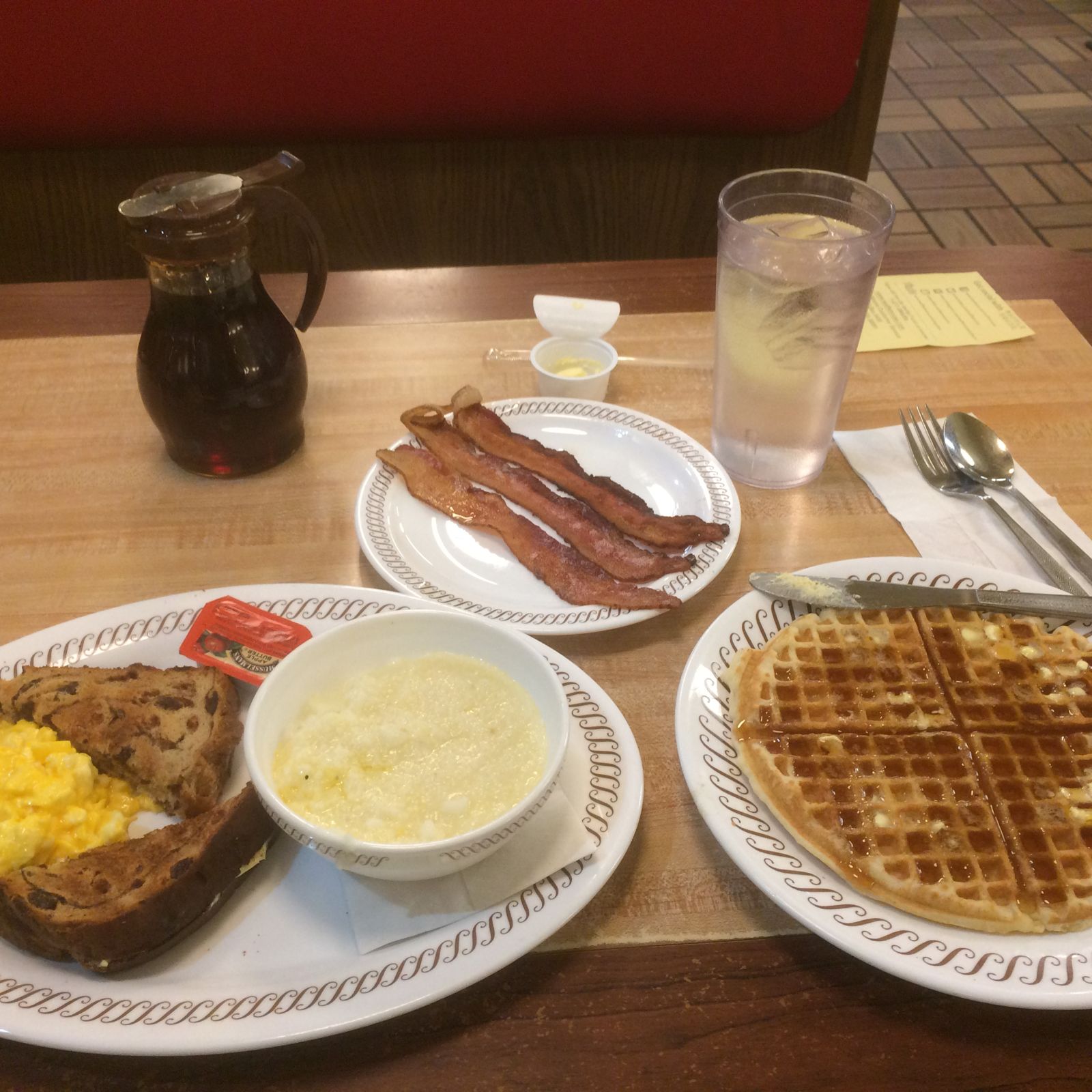 Illustration for article titled Waffle House at 3:15 AM