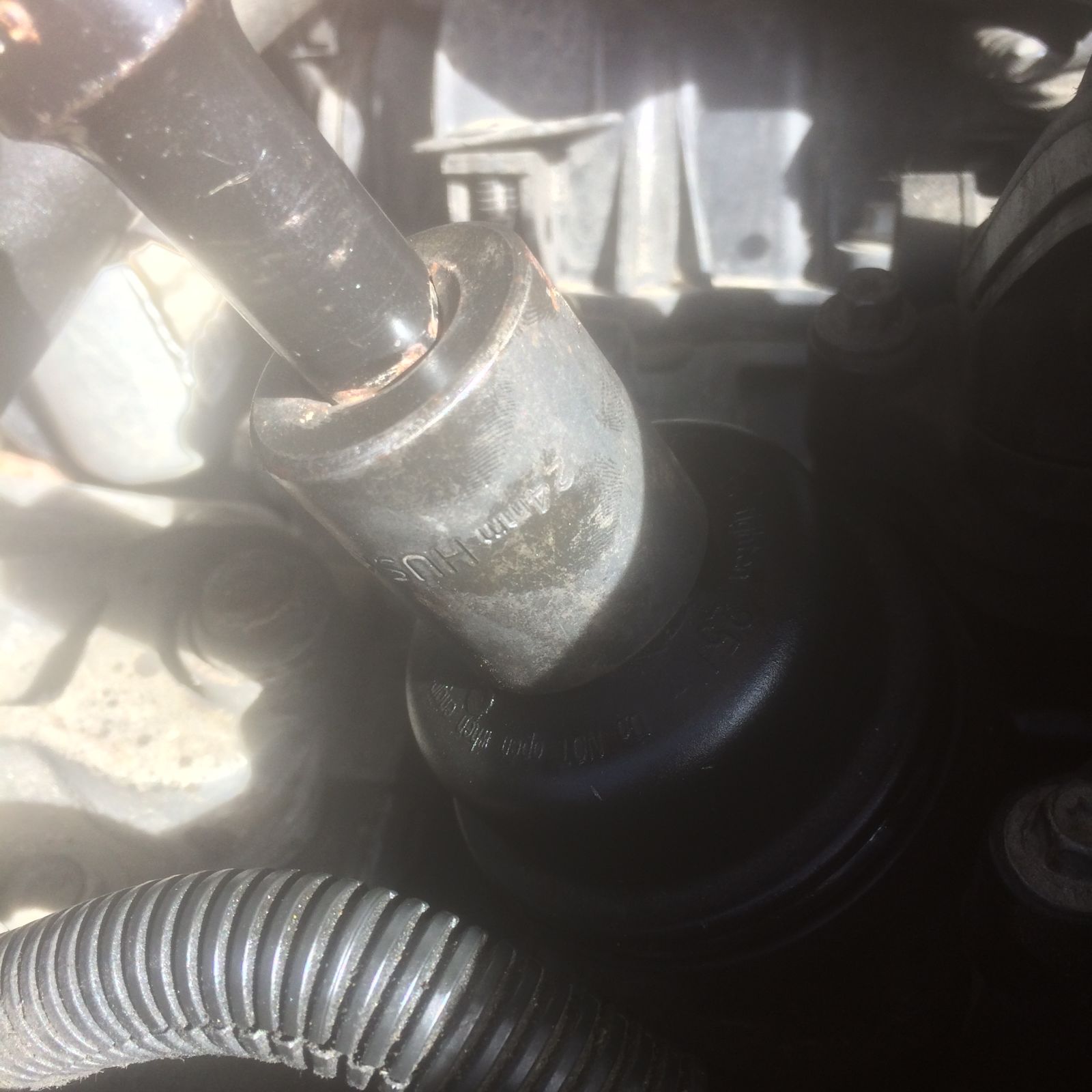 Illustration for article titled 2012 Dodge Grand Caravan oil filter bypass valve, spontaneous failure