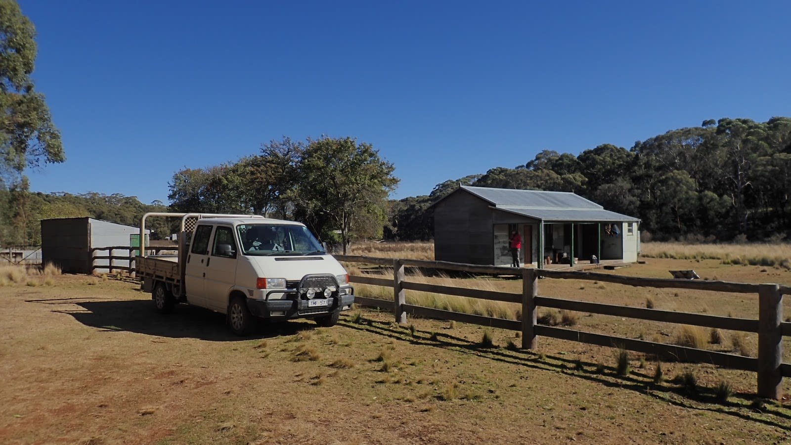 Bracken’s Hut with the mighty Transporter in the parking area. The building behind the vehicle is the stables.