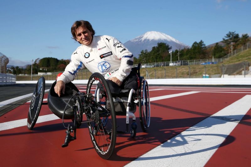 Illustration for article titled Zanardi in intensive care after handbike accident