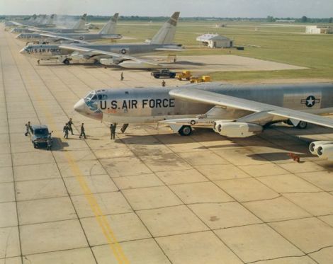 SAC Alert crews rush to man their B-52s