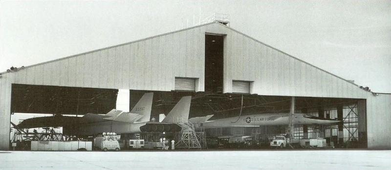 North American Aviation parked both XB-70s in a standard USAF hangar, proving no alterations would be needed
