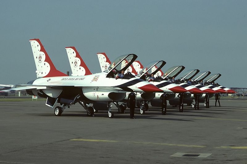 In 1982, the General Dynamics F-16A/B was selected as the Thunderbirds new mount.