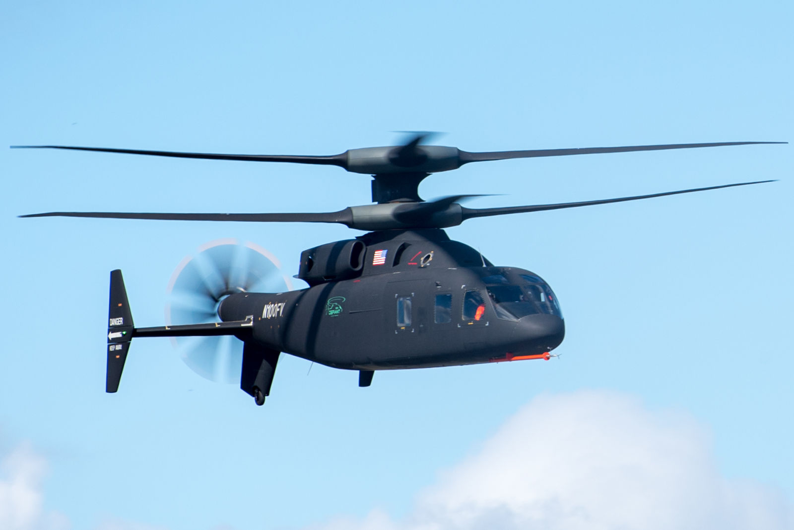 The Sikorsky/Boeing SB-1 Defiant during a flight demo