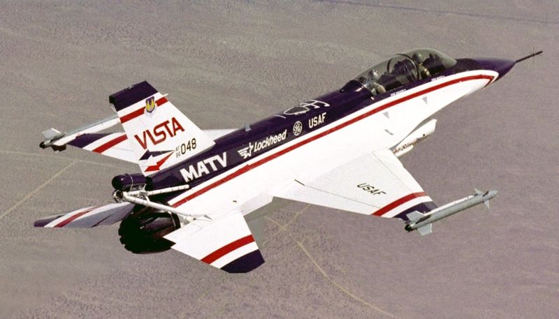 The NF-16D VISTA/MATV in flight