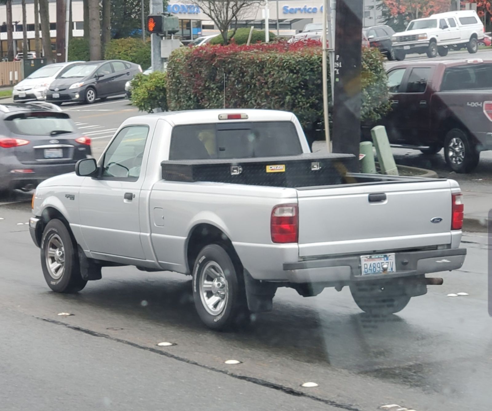 Illustration for article titled Single cab, short bed, rwd manual. I bet it doesnt even have air conditioning!