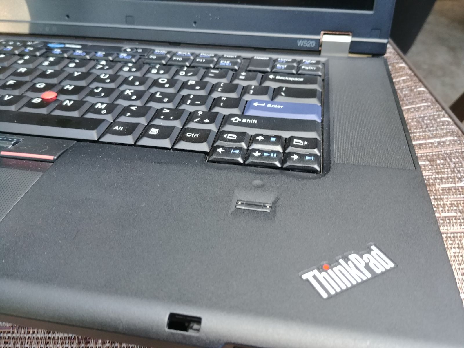 Illustration for article titled New (used) Thinkpad is in and much better! If only Windows would play nice...