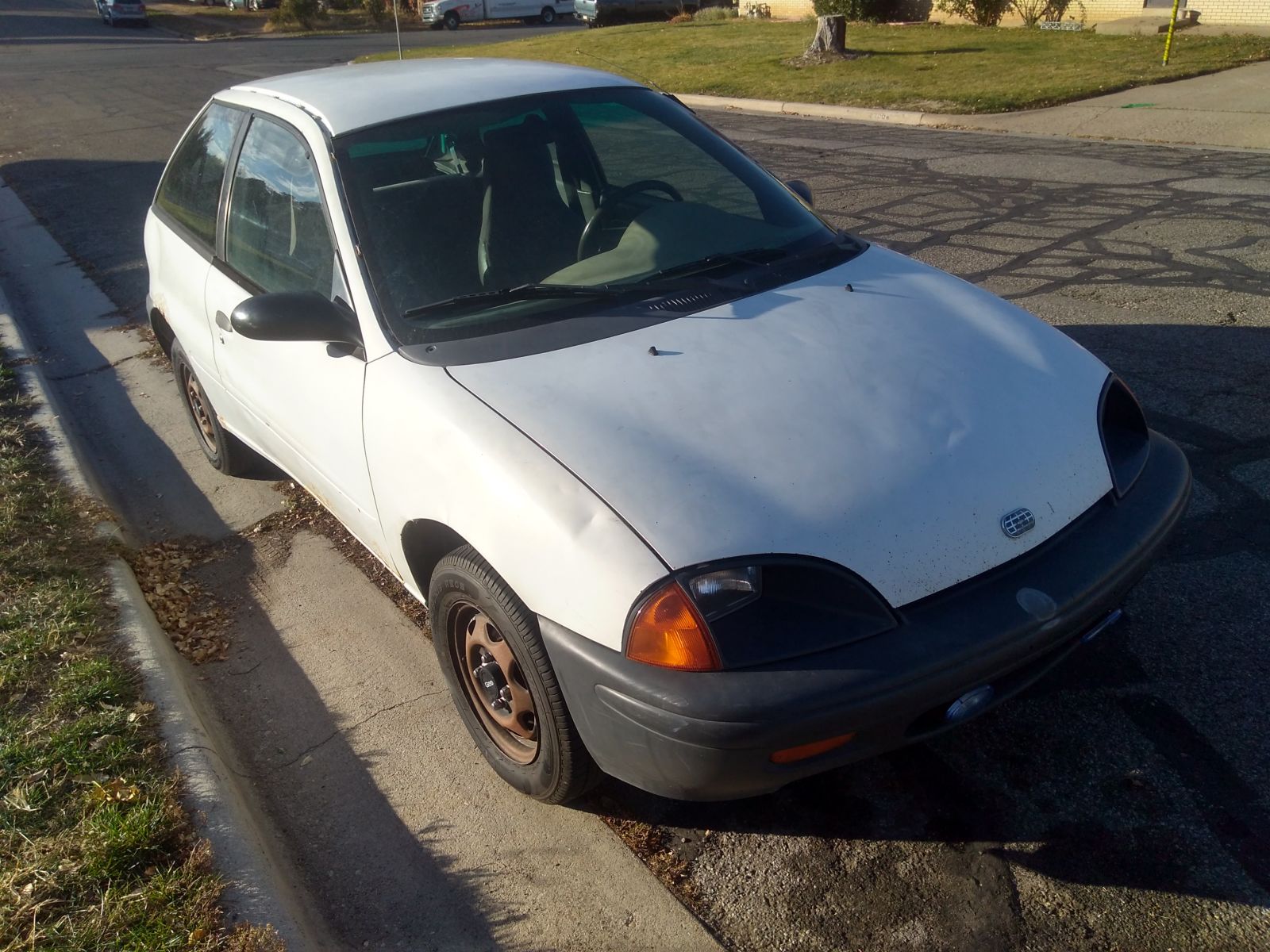 Illustration for article titled Fun fact: a Geo Metro weighs less than an NA Miata