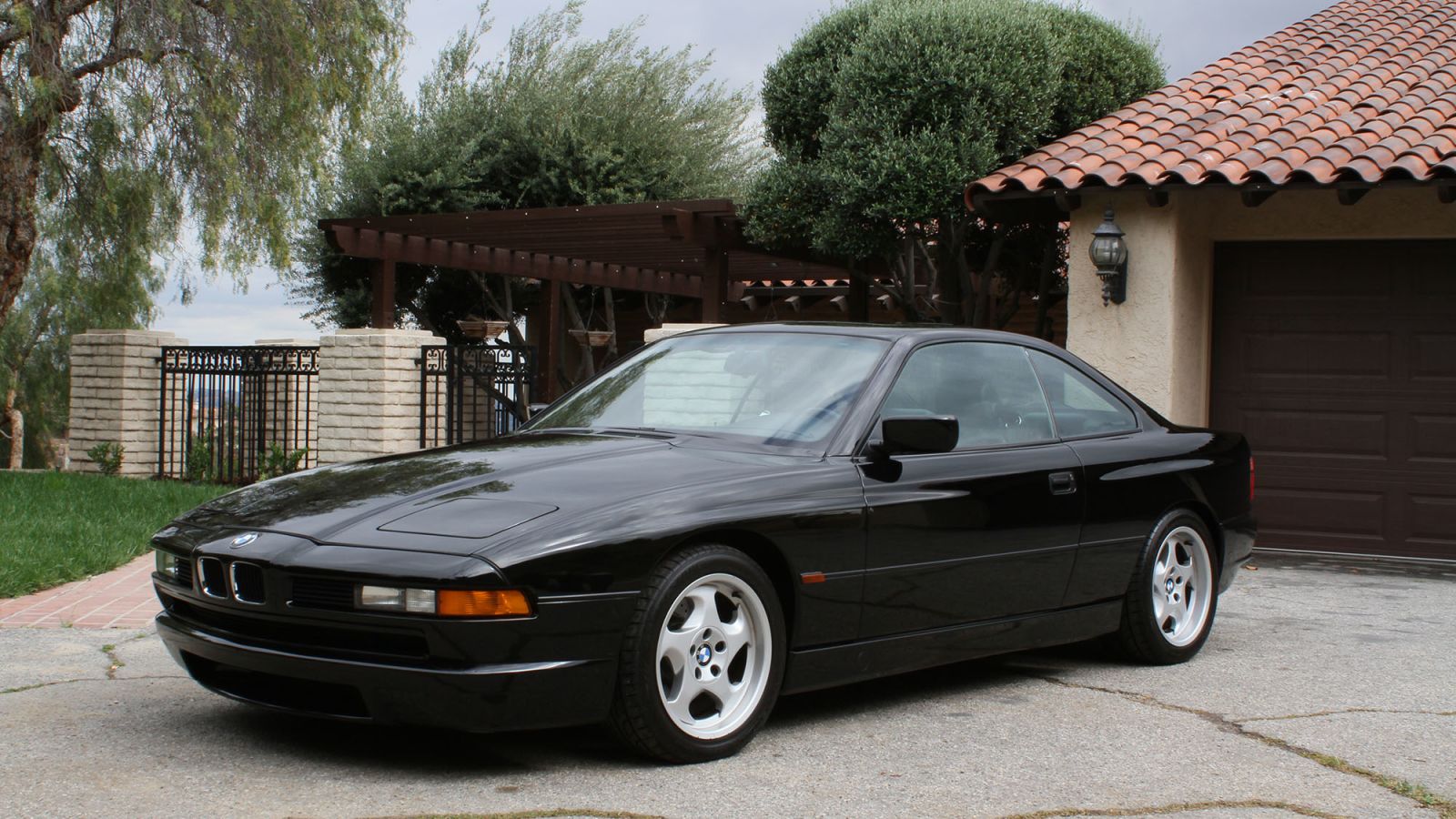 Illustration for article titled An Investment Missed: 1994 BMW 850CSi 6-speed